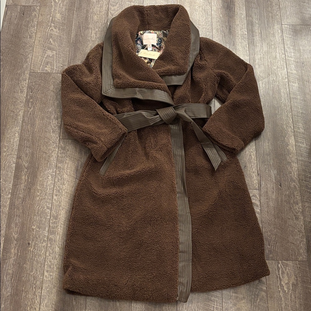 NWT Hutch Varley Faux Sherpa Wrap Coat - Picture 2 of 5